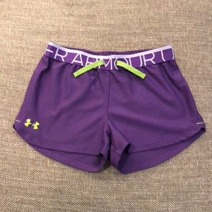 Girls  Under Armour shorts! Size: Youth Large